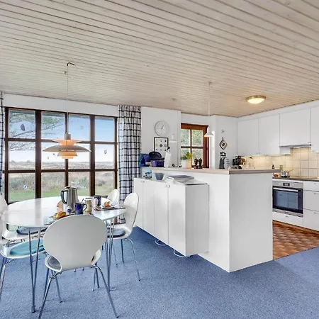 Amazing In Romo With Kitchen